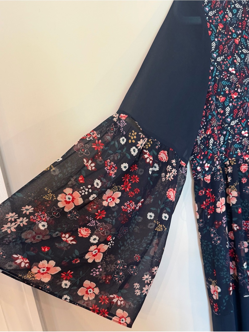Mixed floral print sheer bell sleeve dress size medium